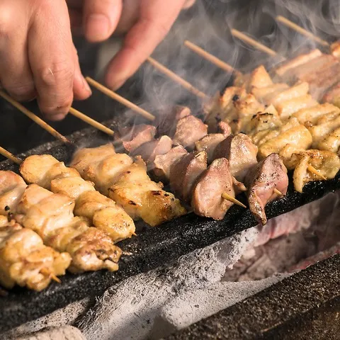 春日井(おでん)大根、玉子、牛すじ、厚揚げ、焼き鳥、海鮮刺身、馬刺し、鷄たたき各種刺身